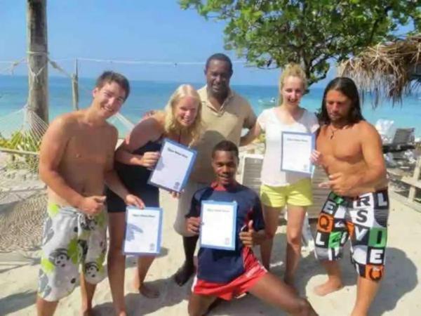 Mana Lagoon Backpackers Villa Exterior photo